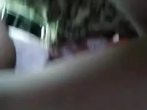 उसे बस लड़कियों को अ ...