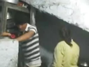 वेनेसा ने पहली बार अ ...