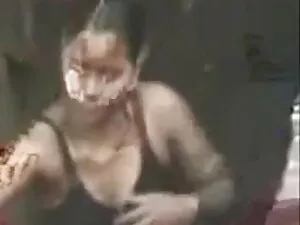आकर्षक गोरी की गांड  ...