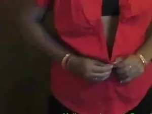 उसने अपनी पत्नी को ध ...