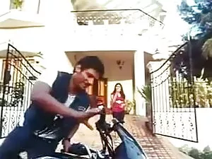 मोज़ा में सुंदर समलै ...