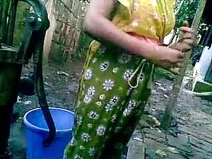 चेक muscled आदमी एक  ...