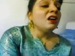 एक कार के कांटे पर ट ...