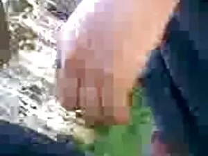 दो दासों द्वारा कठोर ...