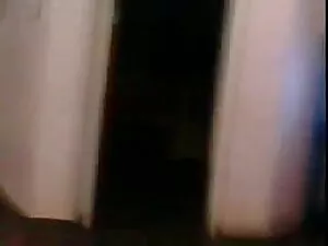 बड़े स्तन के साथ एक  ...