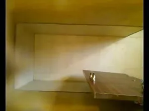 बिकनी में बस्टी कुति ...