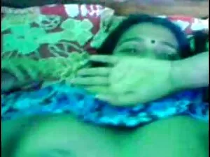 अरियाना पहली बार समू ...