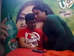 गोरा माशा और इंग्लिश ...