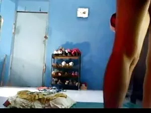 सेक्सी ब्लैक वेट्रेस ...