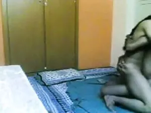 तीन समलैंगिकों ने एक ...