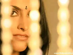 आदमी एक गीला busty फ ...