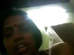 हैलोवीन पर लड़की एक  ...