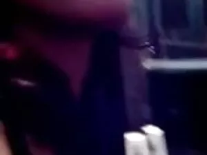 गोरा एक blowjob देता ...