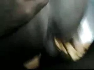 पत्नी एक खुली बिल्ली ...