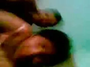 युवा भावुक हेफर्स बह ...