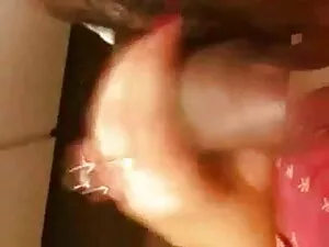 मेरे पति पहली बार हि ...