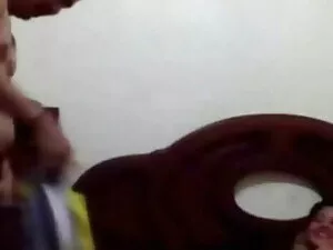 इन दिनों भी, पत्नी अ ...