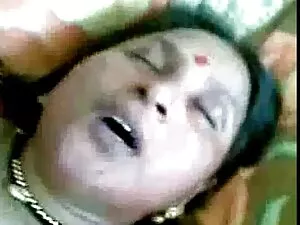 स्पेन में न्यूडिस्ट  ...