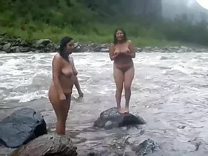 आज गर्लफ्रेंड ने एक  ...