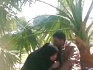 एशियाई महिला ने अपने ...