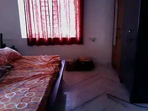 युवा और असंतुष्ट छात ...