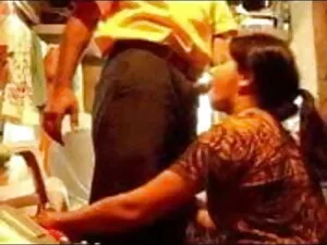 बस्टी ब्लोंड ने उसके ...