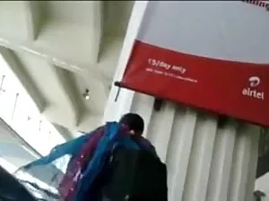 नंगे सुपरमॉडल खुद को ...