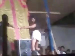 पुराने दोस्त एक युवा ...