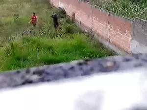 एक आकर्षक गोरा पतला  ...