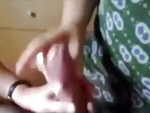 बालों वाली मंडुष्का  ...