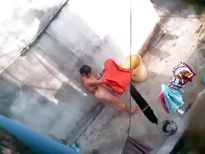 एक गुलाबी कमरे में द ...