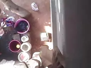 मजदूरों ने खाना और च ...