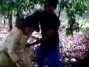 परिपक्व बालों वाली ब ...