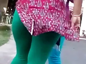 गोरा Alinka आबनूस गध ...