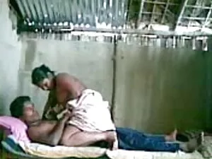इस कामुक लड़की को सि ...