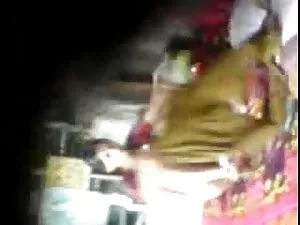 वह उसे अपने मुंह में ...