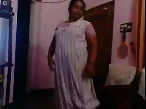 लड़कियों ने लिंग का  ...