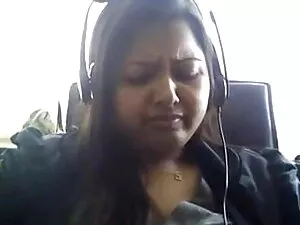सुनहरे बालों वाली बि ...