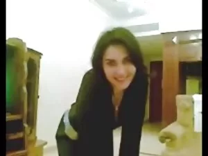 कात्या ने एक आदमी को ...