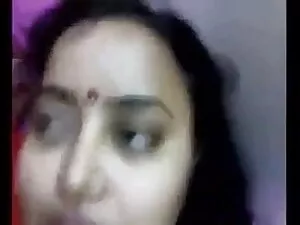 सेक्सी श्यामला सोफे  ...