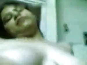 एक डिल्डो के साथ दो  ...