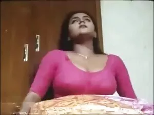 शॉवर में हस्तमैथुन क ...