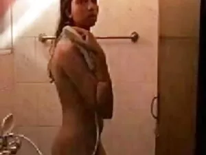 युवा वालियां हिंदी प ...