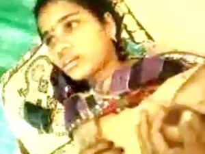 स्ट्रैपआन के साथ समल ...