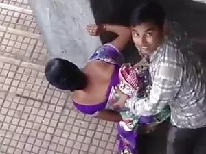 सुंदर रूसी लड़की हिं ...