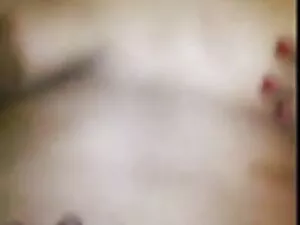 सुंदर लड़की के पास ए ...