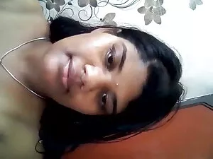 सेनेका सफेद पैंटी मे ...